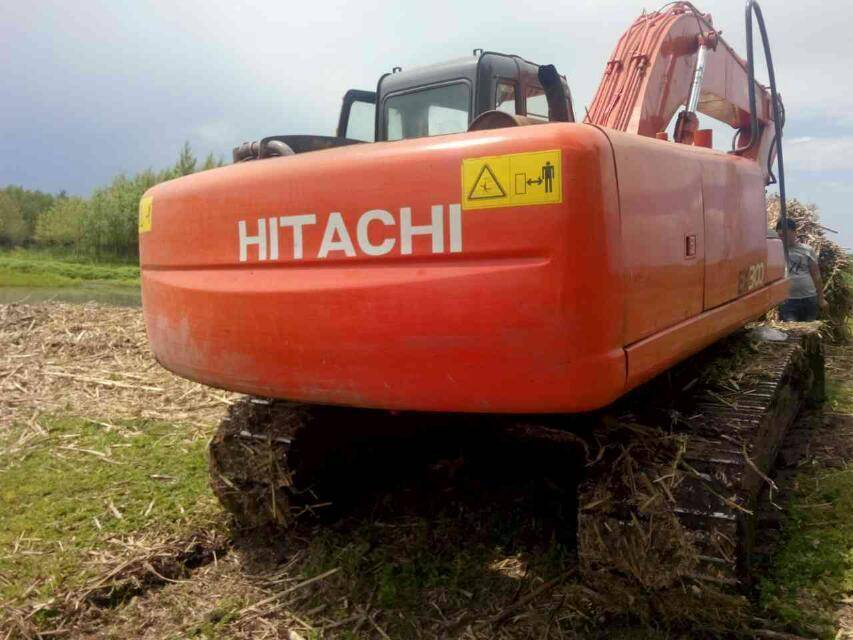 كيفية تشخيص حفارة Hitachi ZAXIS120 وهي تسير ببطء？